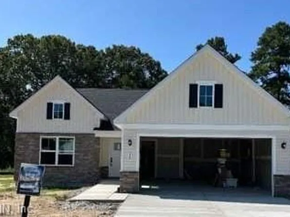 32 Grace Hill Cir, Kilmarnock, VA 22482