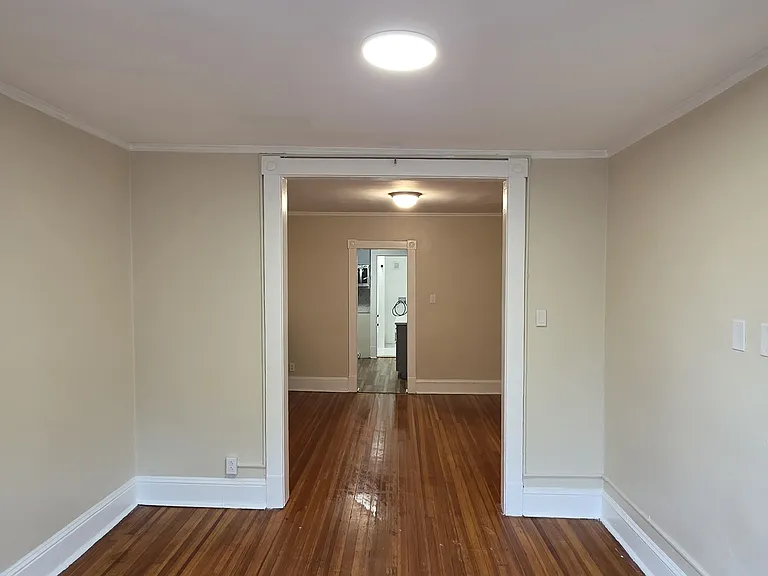 306 Hudson Ave #3F — Photo 2
