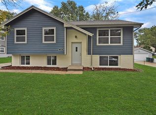 3309 71st St, Urbandale, IA 50322