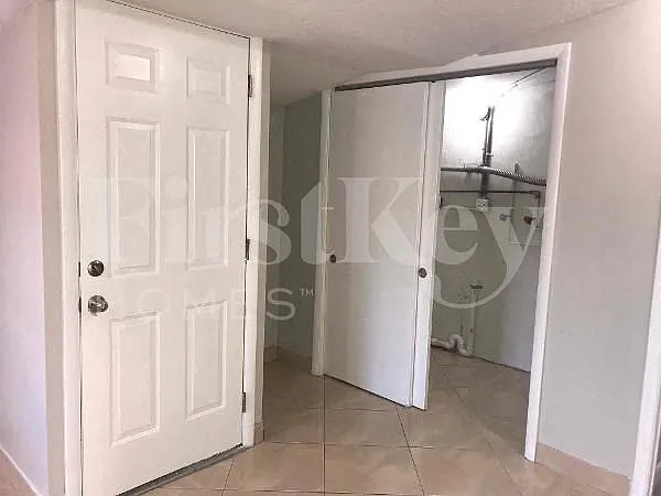 1211 N 74th Way — Photo 15