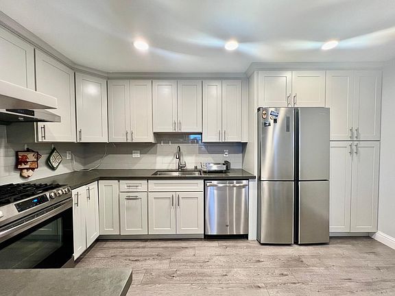 2nd image of 970 Gretchen Ln