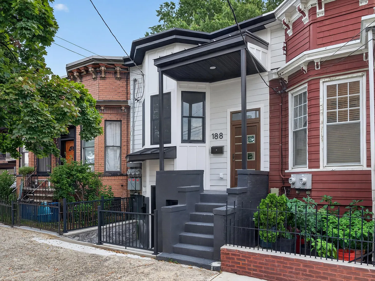 188 Webster Ave — Photo 1