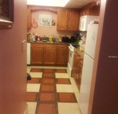 3rd image of 4539 Barclay Cres