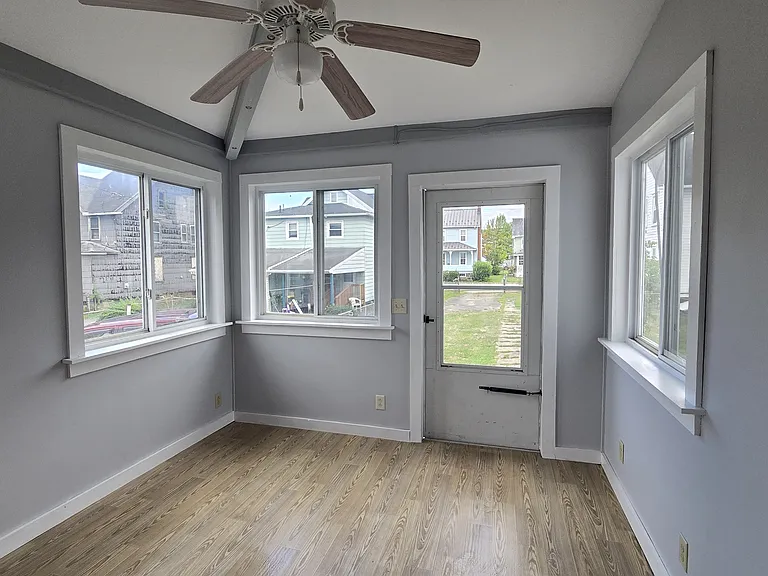 457 Wilson St — Photo 26