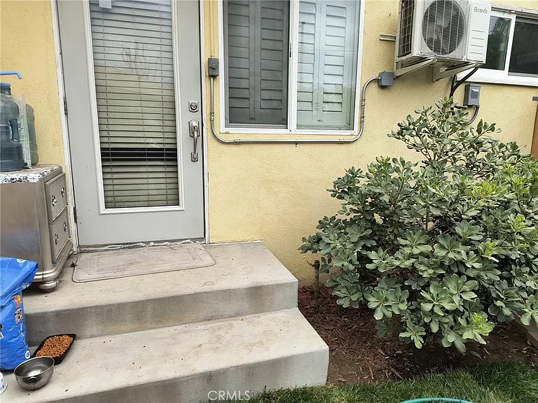 20619 Cohasset St — Photo 3