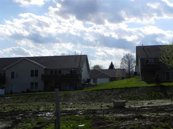 1806 E 6th St, Coal Valley, IL 61240