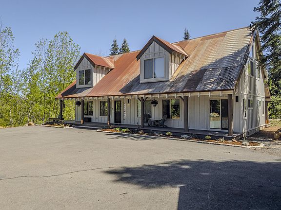 3rd image of 41650 Clover Creek Rd