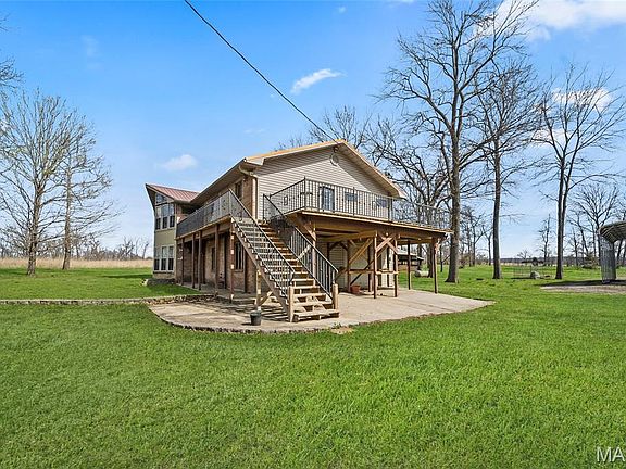 3rd image of 1310 Tillman Rd