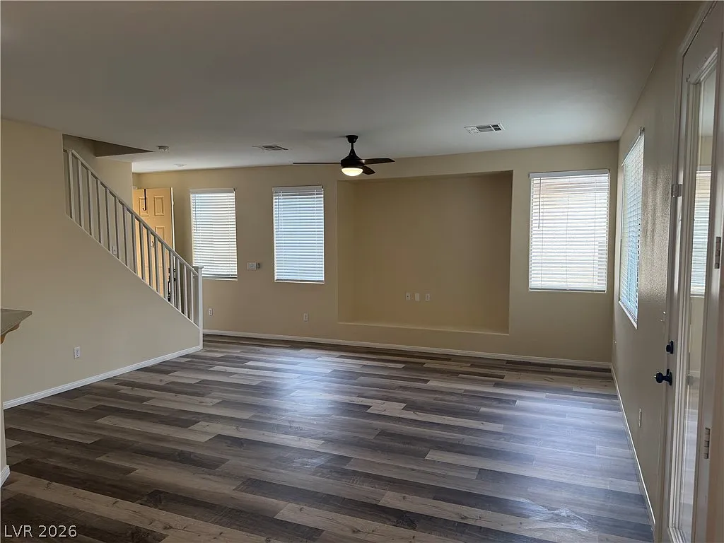 3 bed, 2.5 bath, 1746 sqft, $2,195 — Photo 3