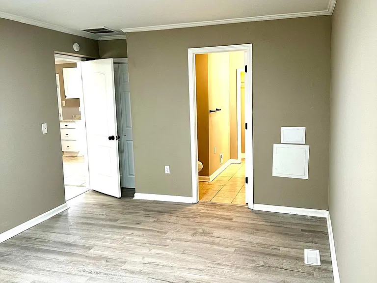 102 Belair Rd — Photo 5