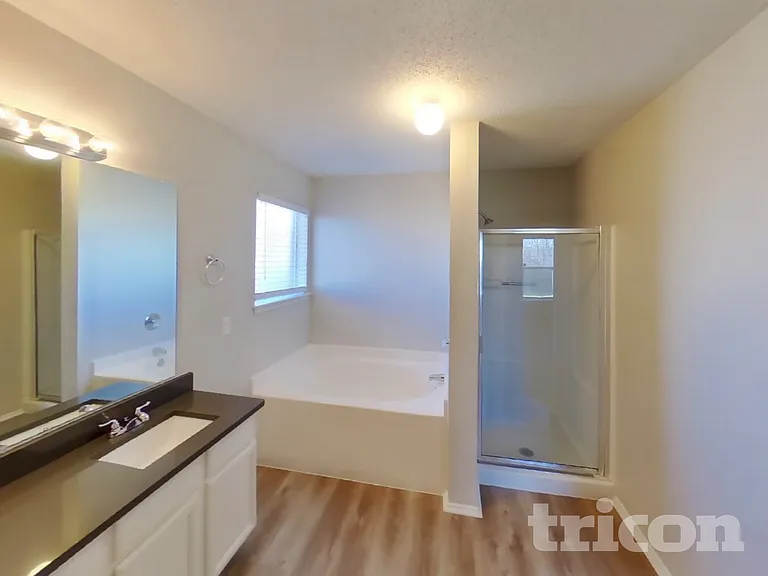 100 Adams Dr — Photo 9