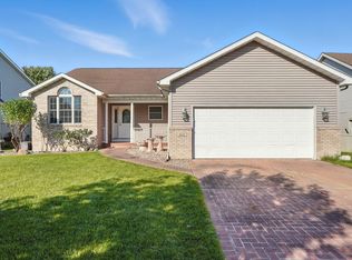 414 Chessington Dr, Crown Point, IN 46307