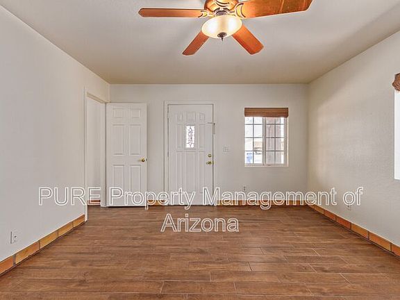 3rd image of 1001 E Clarendon Ave