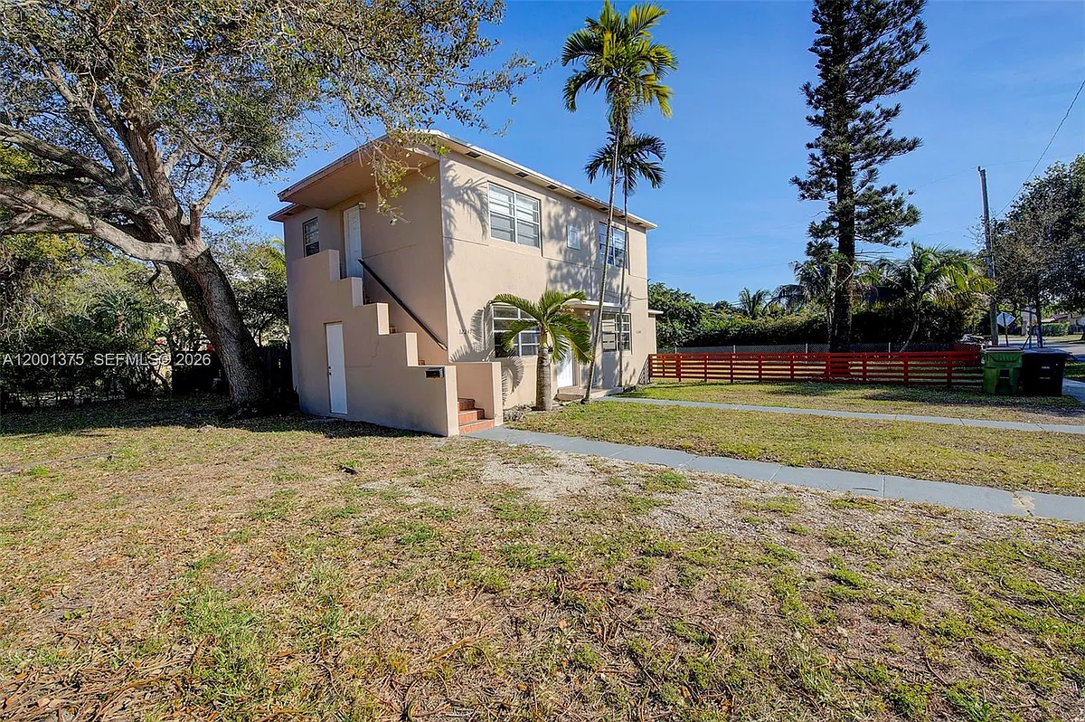 Building Photo - 12247 NE 9th Ave #12247