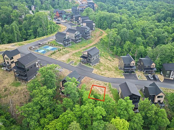 3rd image of 170 Reedmont Way