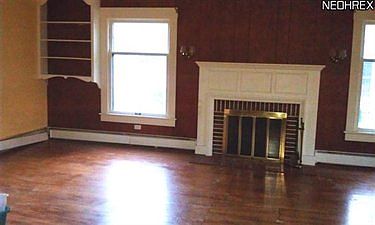 2nd image of 325 E North St
