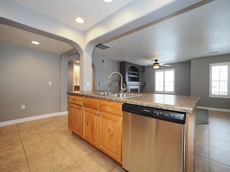 11776 S Grandville Ave #104 — Photo 10