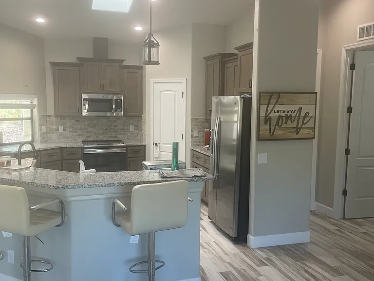 Aqua Dr — Photo 16