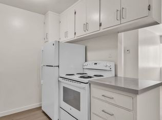 This is a large 2-bdr in a convenient, Freshly painted, updated kitchen counter tops and cabinets, Alameda, CA 94501