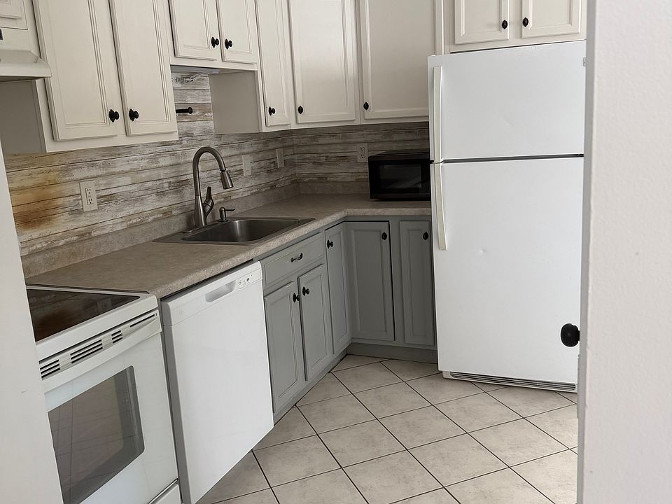 2nd image of 238 Main St #1