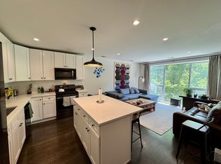 2020 W Division St #2F, Chicago, IL 60622