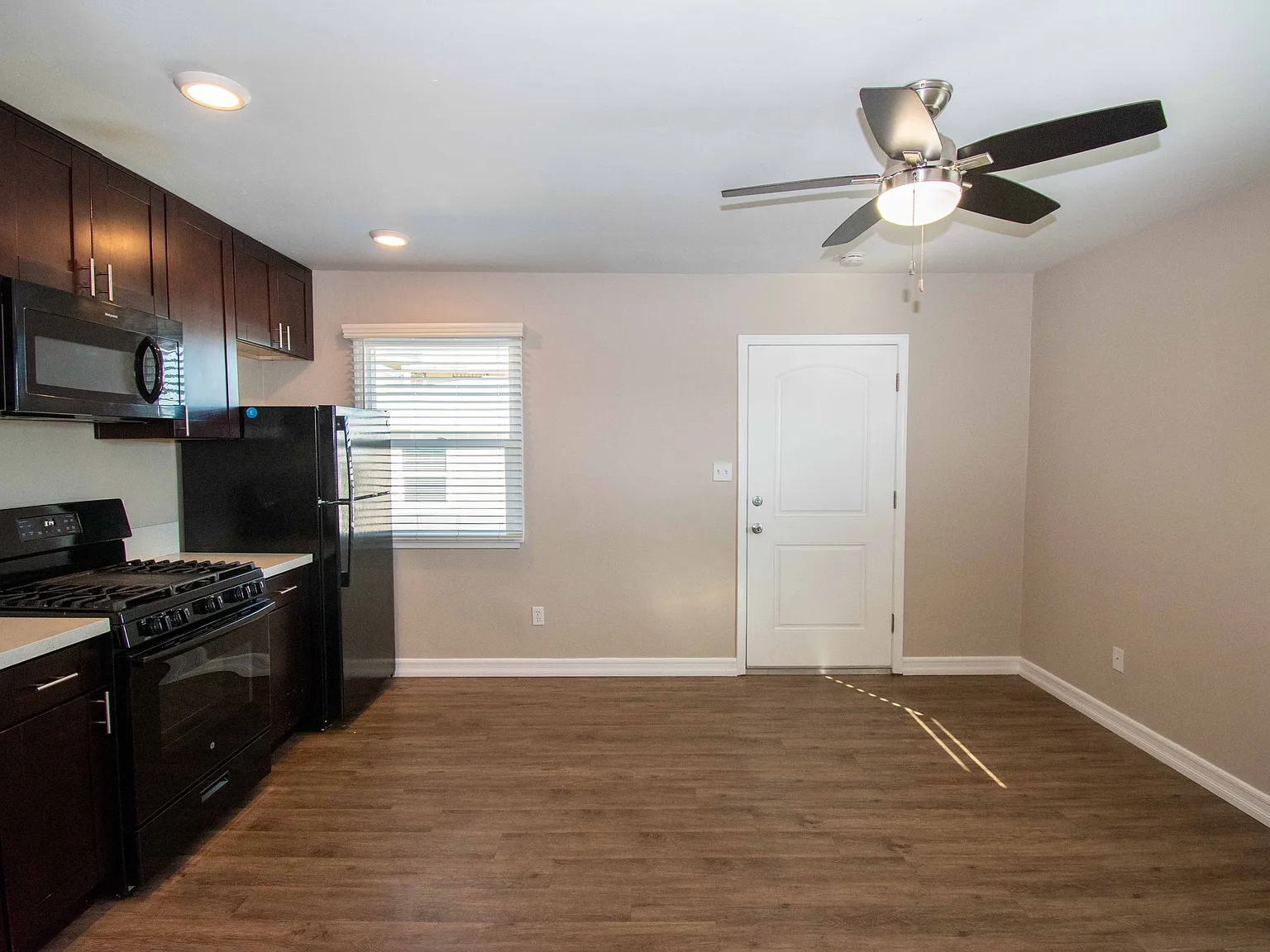 1 bed, 600 sqft, $1,849 — Photo 3