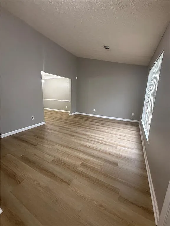 3 bed, 2.0 bath, 1344 sqft, $1,849 — Photo 2