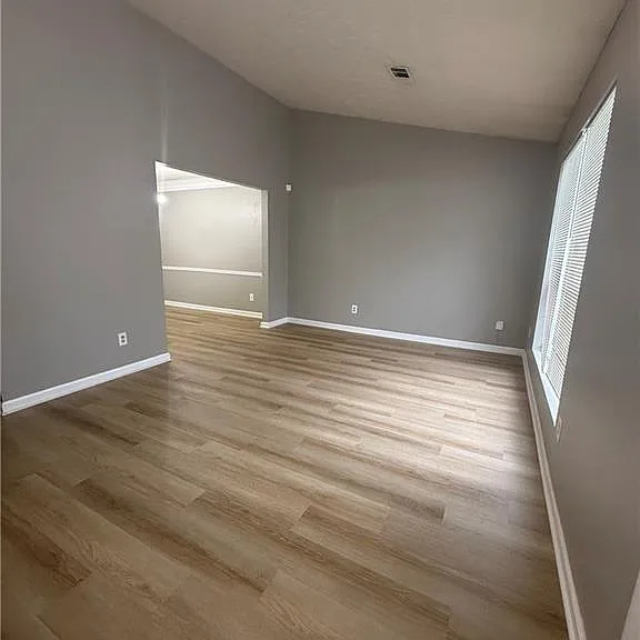 1579 Picadilly Ct NE — Photo 2