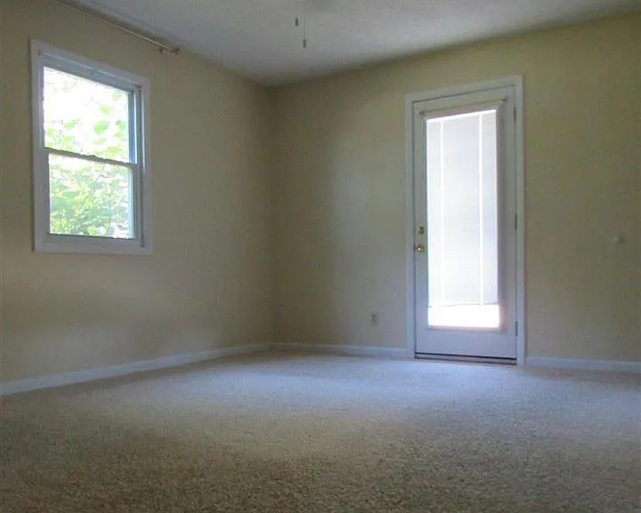 2700 SW Sacramento Dr — Photo 7