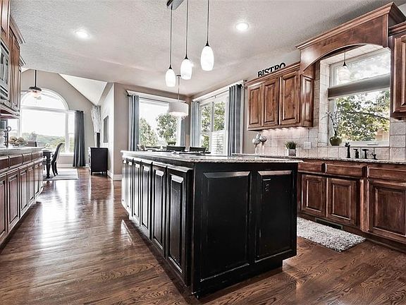 2nd image of 34 Oniell Dr