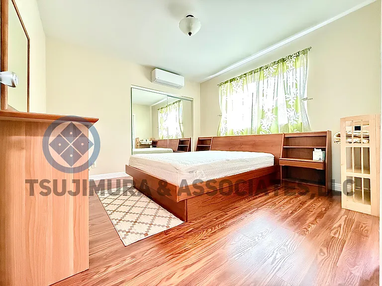 2323 E Manoa Rd — Photo 7