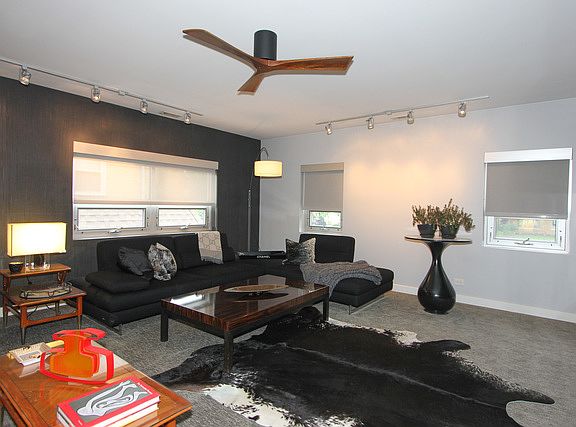 3rd image of 1531 Forest Ave APT 2