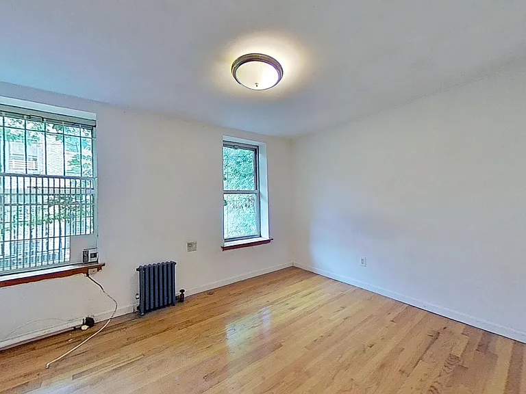 322 2nd Ave #5 — Photo 13