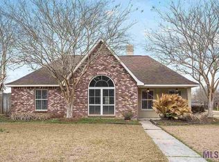 7391 Cherrydale Dr, Denham Springs, LA 70706