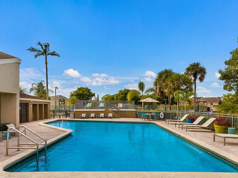 Water's Edge Apartments — Photo 11