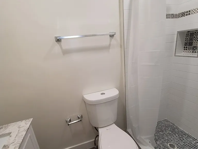 1224 N Formosa Ave #1 — Photo 17