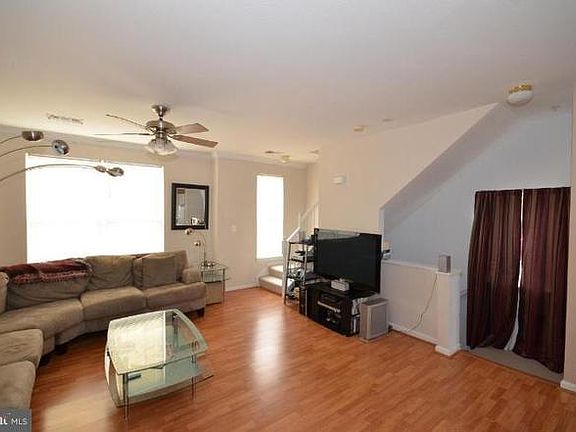5th image of 21803 Jarvis Sq