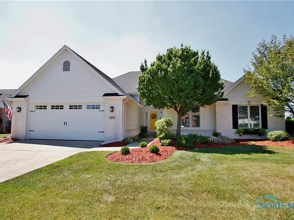 1649 Grand Bay Dr, Oregon, OH 43616