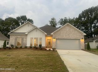 166 Sweetbriar Cir, Canton, MS 39046