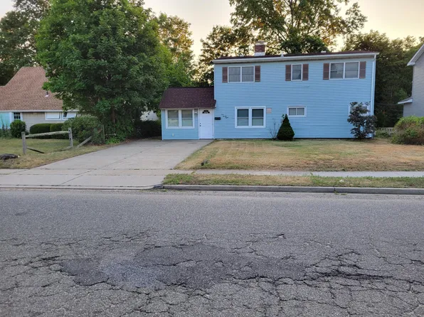 (undisclosed Address), Levittown, NY 11756