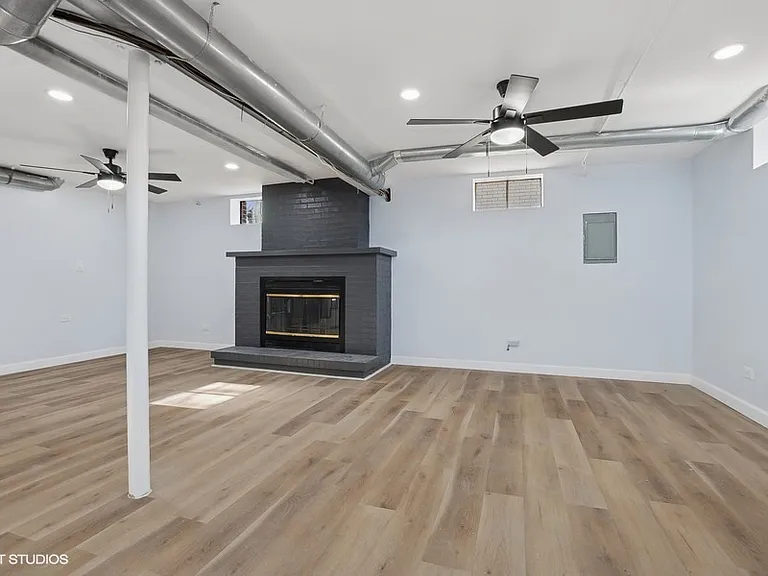 1001 Oakton St — Photo 9