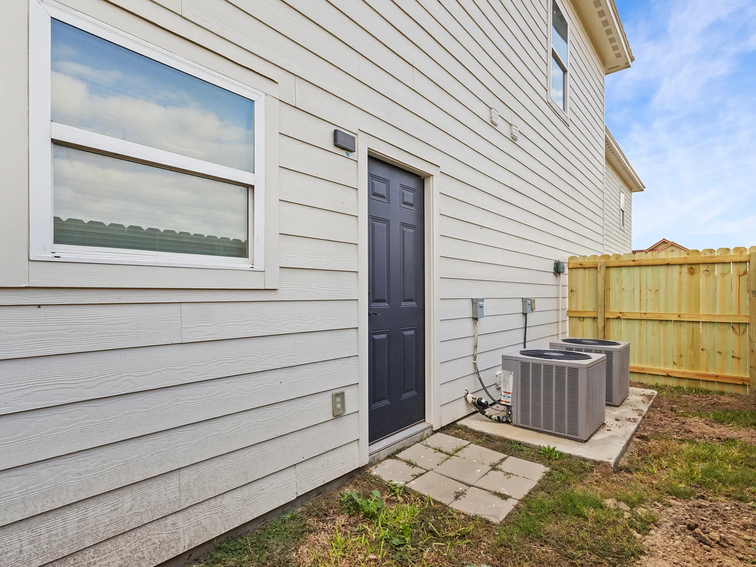 200 Cub Circle — Photo 2