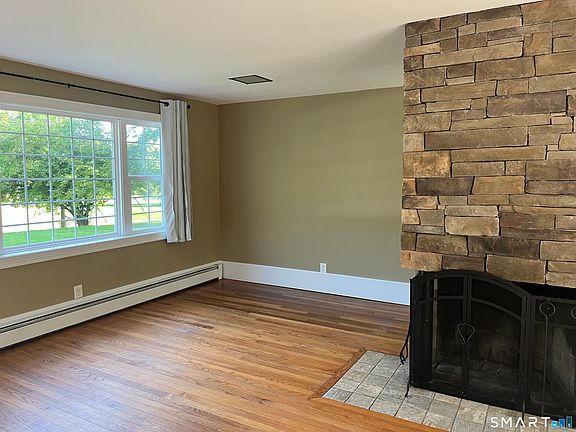 3rd image of 14 Forest Dr