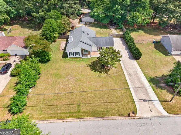 121 Brownsmill Dr, Grayson, GA 30017