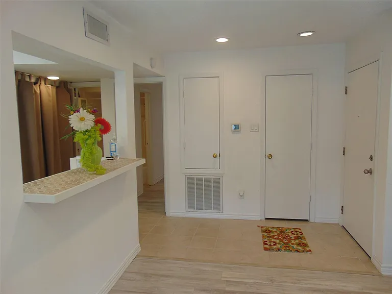 3220 69th St #G1 — Photo 10