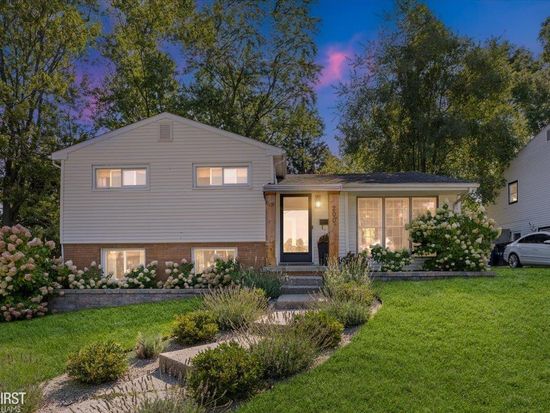 200 Grant St, Grand Blanc, MI 48439