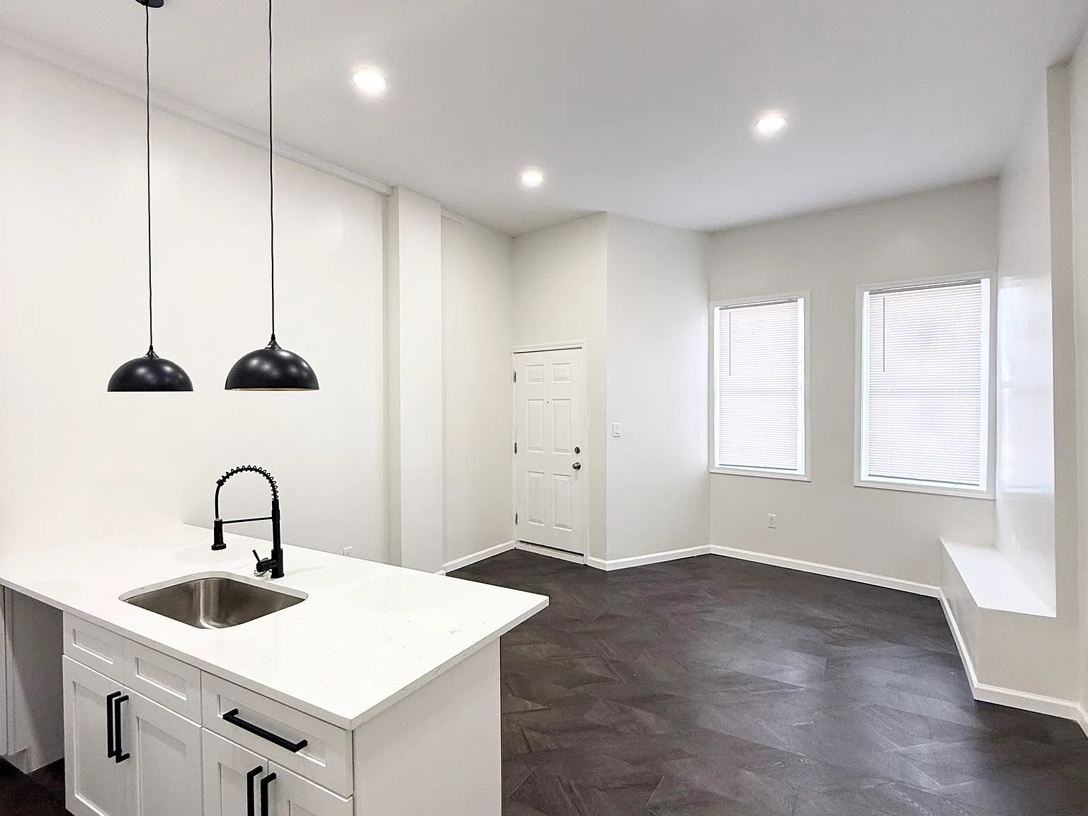 2 bed, 1200 sqft, $1,450 — Photo 2