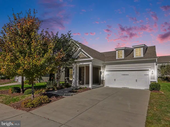 9 Long Beach Dr, Fredericksburg, VA 22406