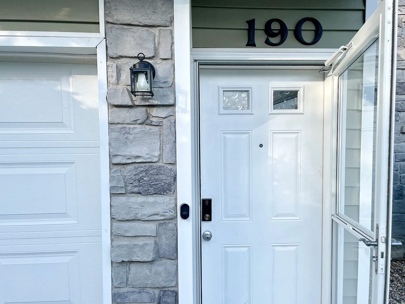 190 W Green Meadows Rd — Photo 3