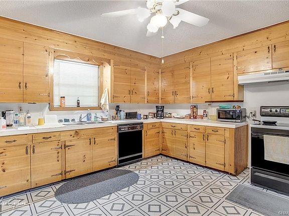 5th image of 2401 Waverly Dr